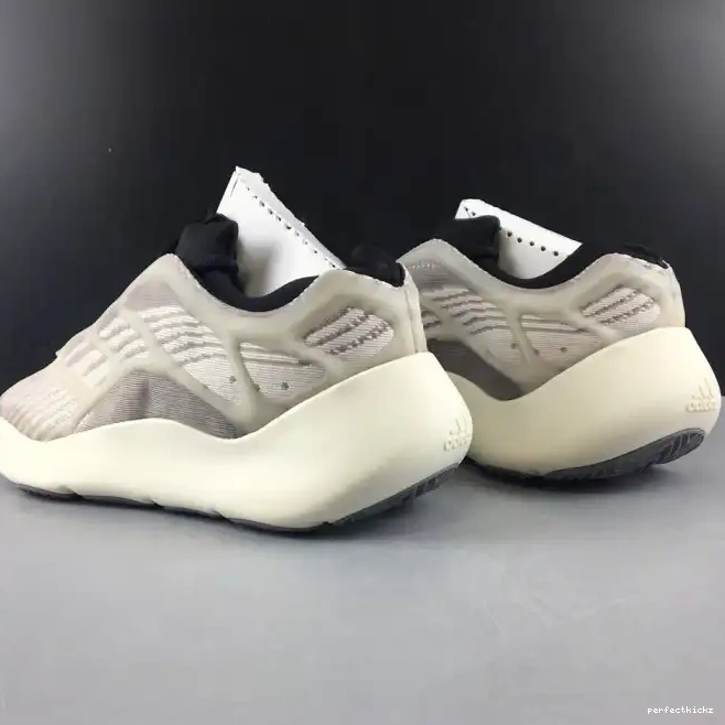 Yeezy White Adidas Boost 700 Ash V3 EF9897 0506